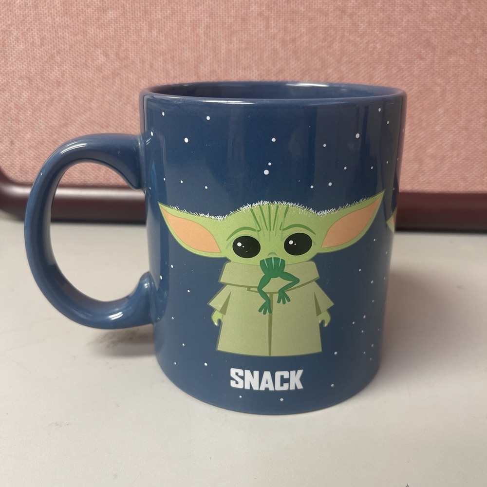 DISNEY Star Wars Mandalorian GROGU Protect Coffee Mug Cup 20 Oz